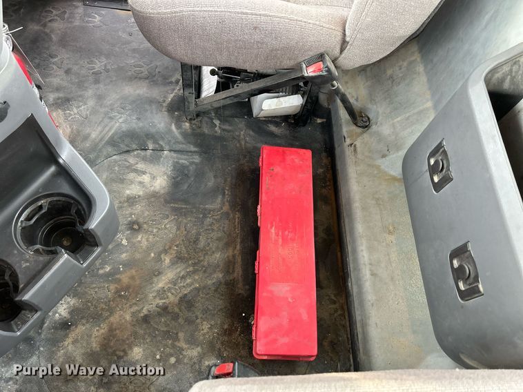 image for item EV9406 2017 Mack CXU613  semi truck