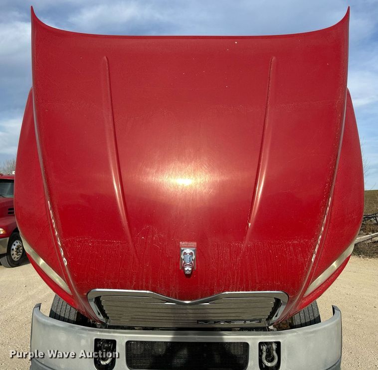 image for item EV9406 2017 Mack CXU613  semi truck