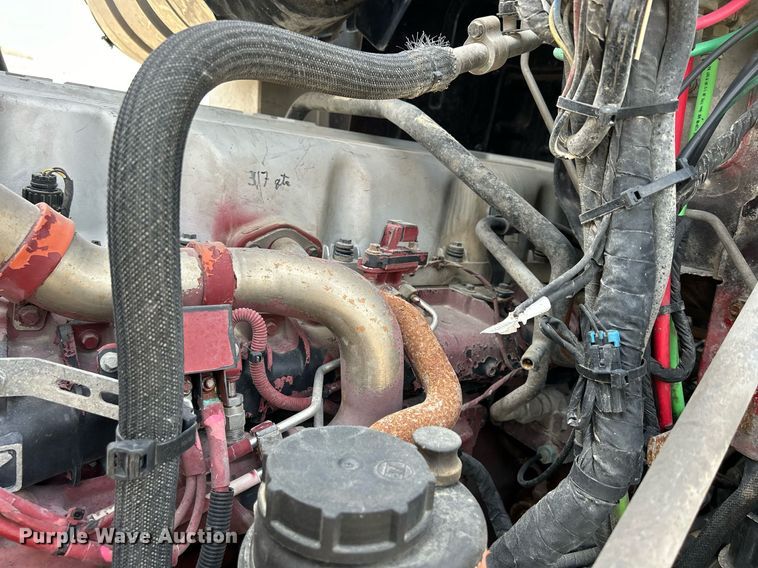 image for item EV9406 2017 Mack CXU613  semi truck