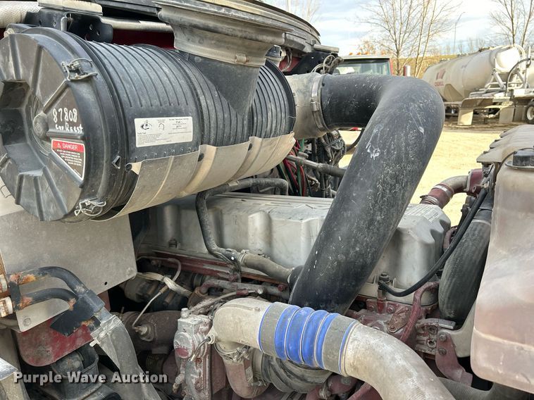 image for item EV9406 2017 Mack CXU613  semi truck