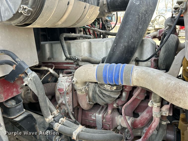 image for item EV9406 2017 Mack CXU613  semi truck