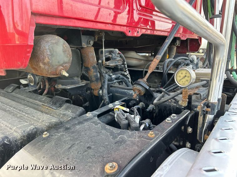 image for item EV9407 2017 Mack CXU613  semi truck