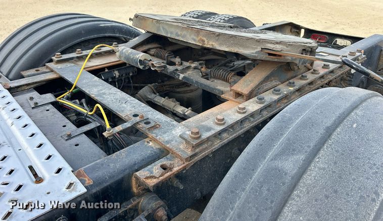 image for item EV9407 2017 Mack CXU613  semi truck