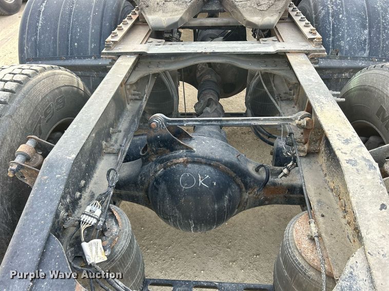 image for item EV9407 2017 Mack CXU613  semi truck