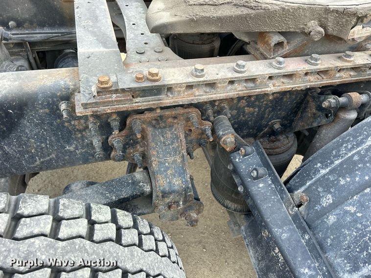 image for item EV9407 2017 Mack CXU613  semi truck