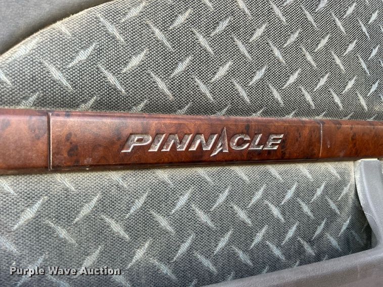 image for item EV9407 2017 Mack CXU613  semi truck