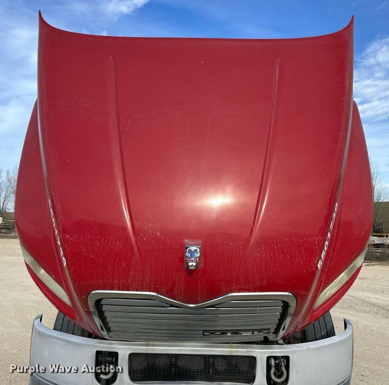 image for item EV9407 2017 Mack CXU613  semi truck