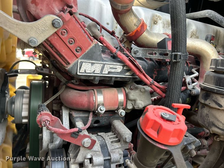 image for item EV9407 2017 Mack CXU613  semi truck