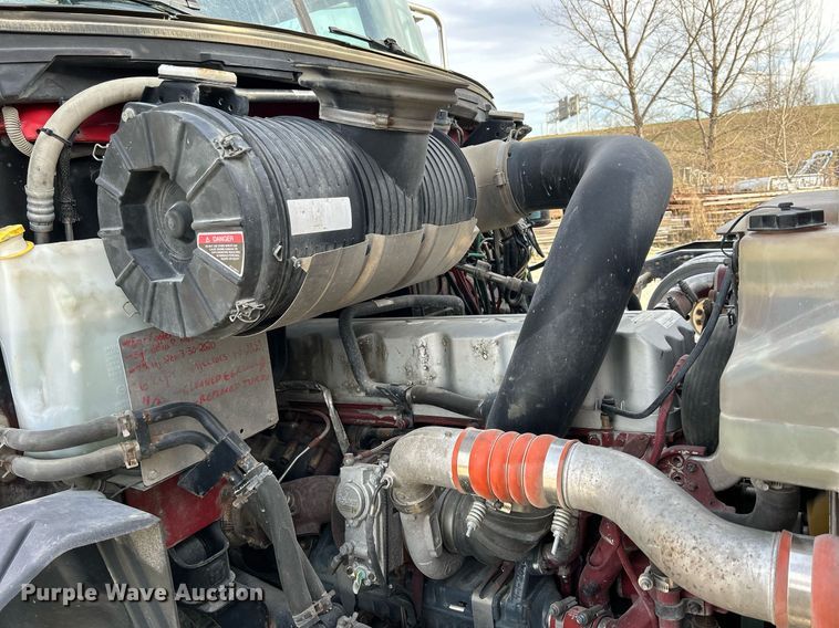 image for item EV9407 2017 Mack CXU613  semi truck