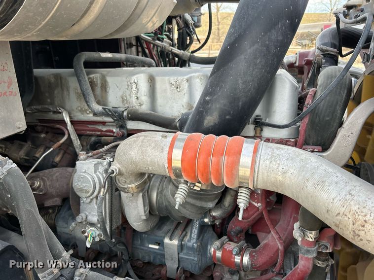 image for item EV9407 2017 Mack CXU613  semi truck