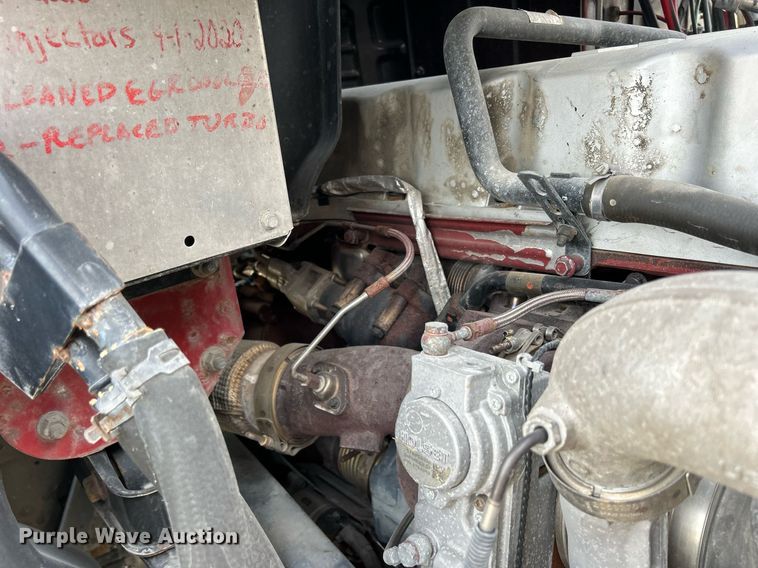 image for item EV9407 2017 Mack CXU613  semi truck