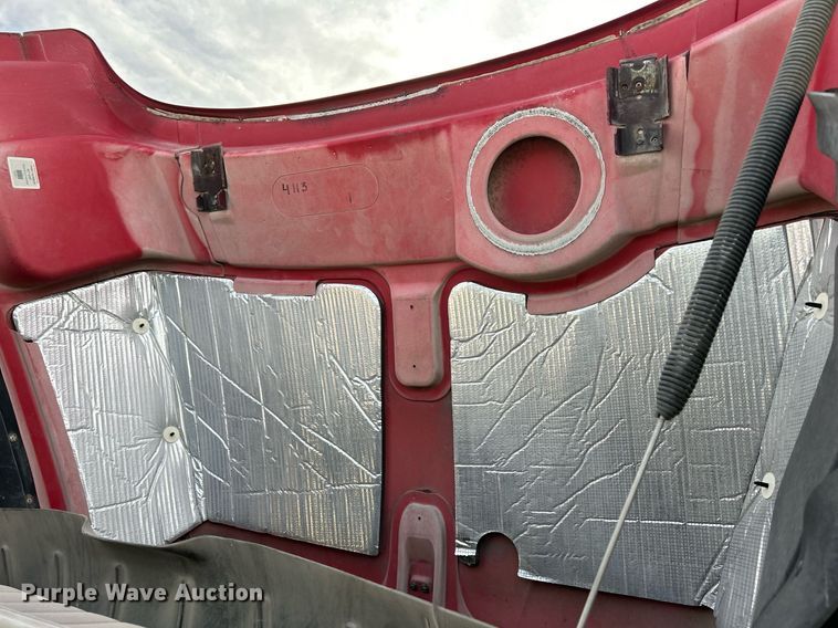 image for item EV9407 2017 Mack CXU613  semi truck