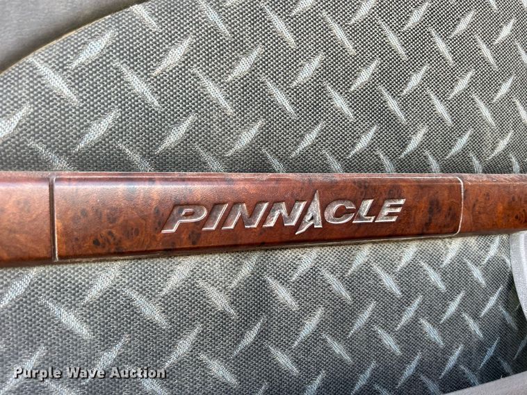 image for item EV9408 2017 Mack CXU613  semi truck