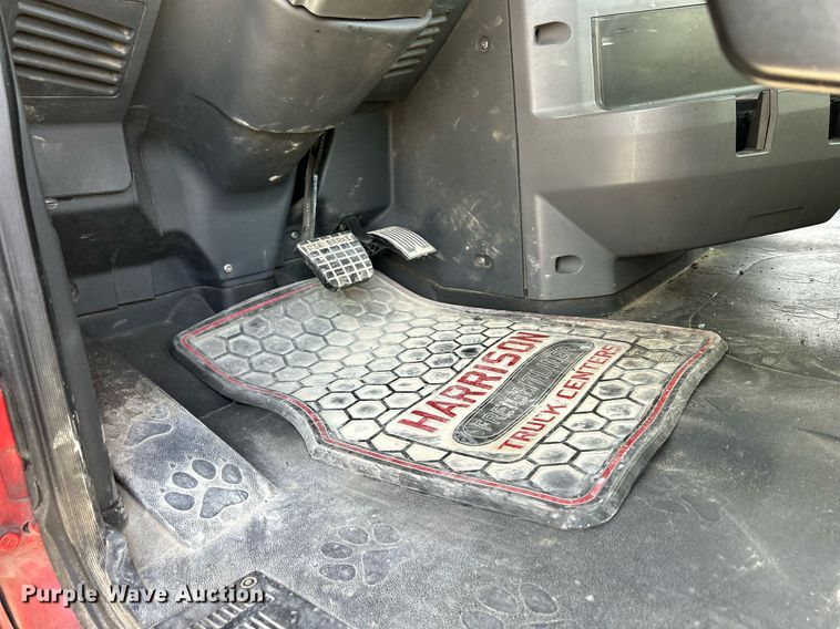 image for item EV9408 2017 Mack CXU613  semi truck