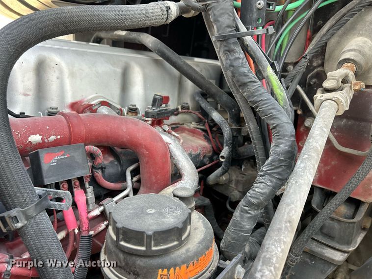 image for item EV9408 2017 Mack CXU613  semi truck