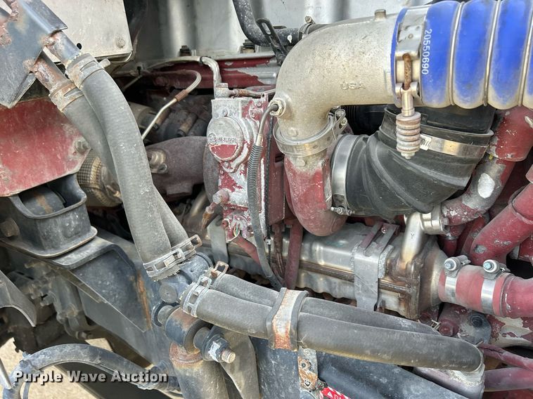 image for item EV9408 2017 Mack CXU613  semi truck