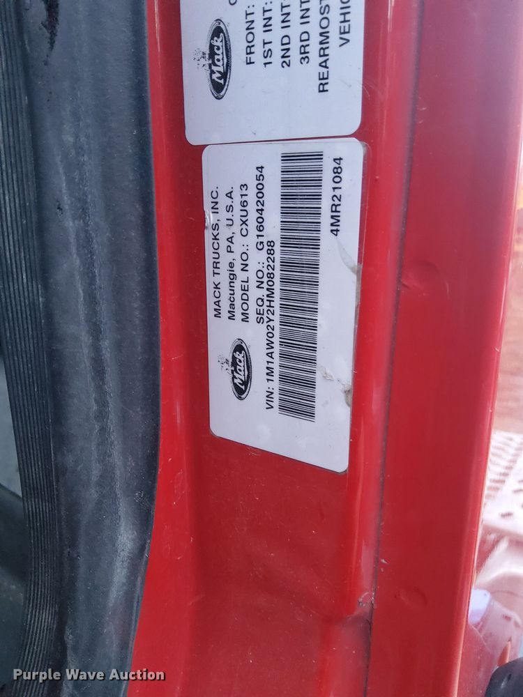 image for item EV9408 2017 Mack CXU613  semi truck