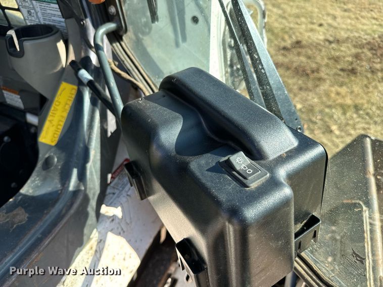 image for item GG9848 2018 Bobcat T595  tracked skid steer loader