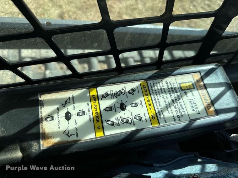 image for item GG9848 2018 Bobcat T595  tracked skid steer loader