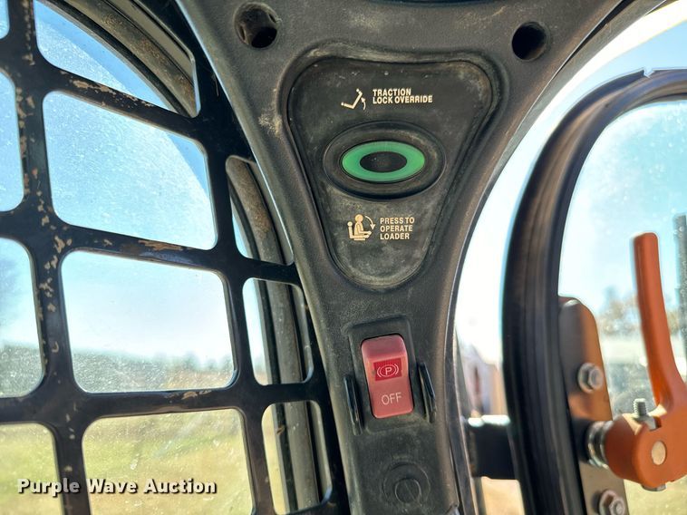 image for item GG9848 2018 Bobcat T595  tracked skid steer loader