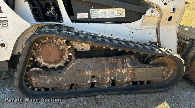 image for item GG9848 2018 Bobcat T595  tracked skid steer loader