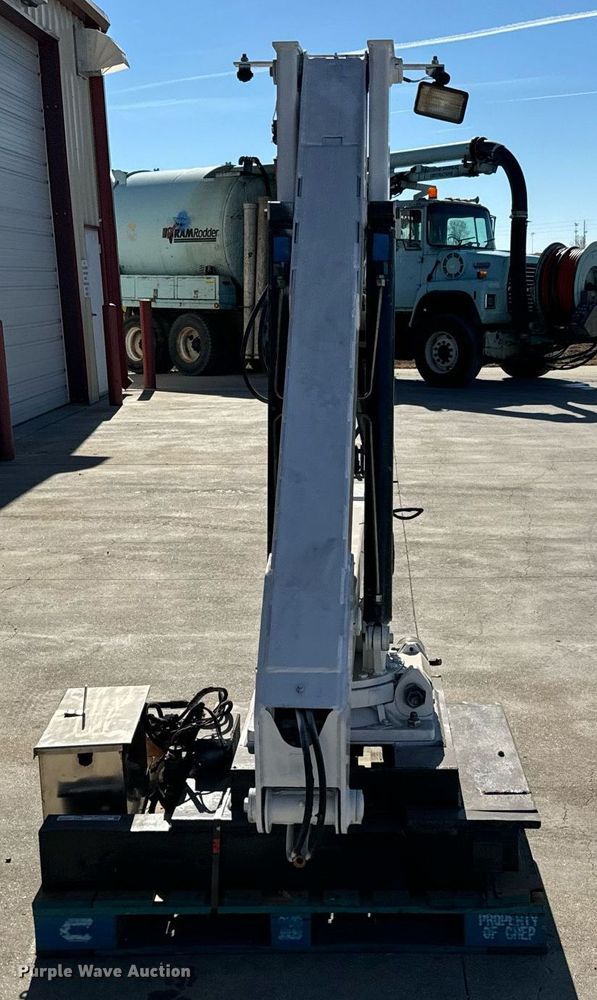 image for item GG9885 2007 IMT 445 3000  truck mounted crane