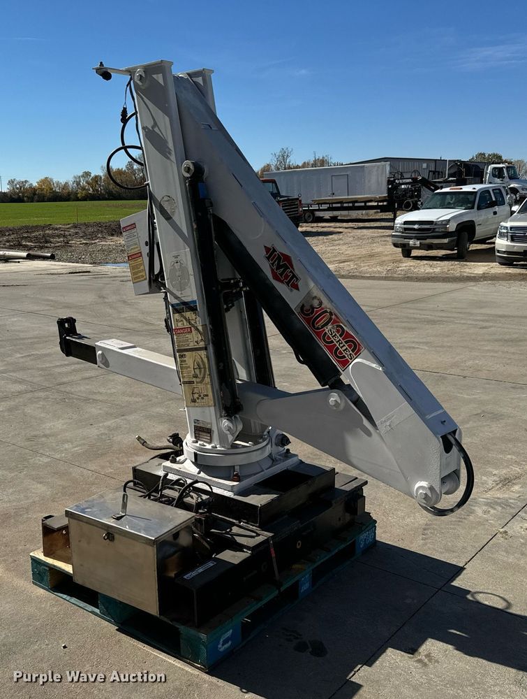 image for item GG9885 2007 IMT 445 3000  truck mounted crane