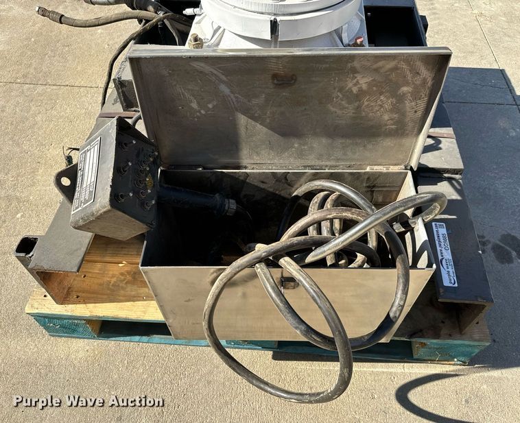 image for item GG9885 2007 IMT 445 3000  truck mounted crane