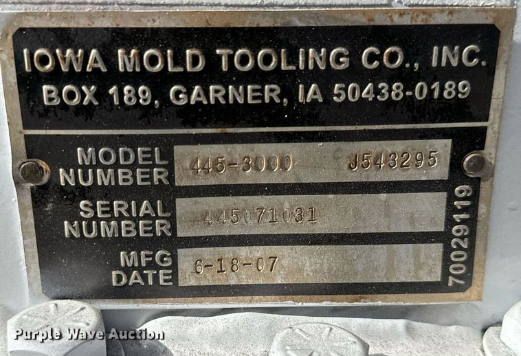 image for item GG9885 2007 IMT 445 3000  truck mounted crane