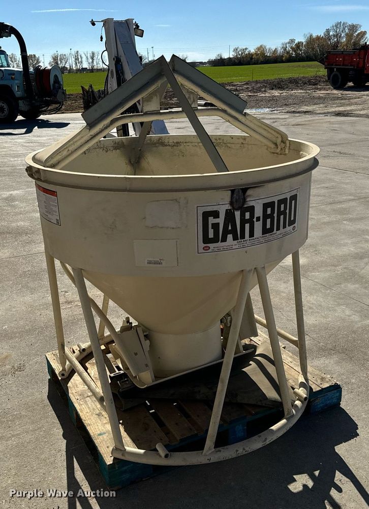 image for item GG9886 2021 Gar-Bro 420-R  concrete bucket