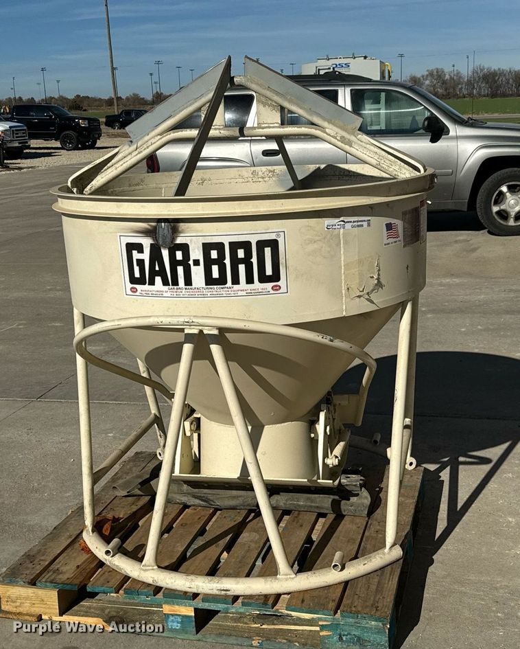 image for item GG9886 2021 Gar-Bro 420-R  concrete bucket