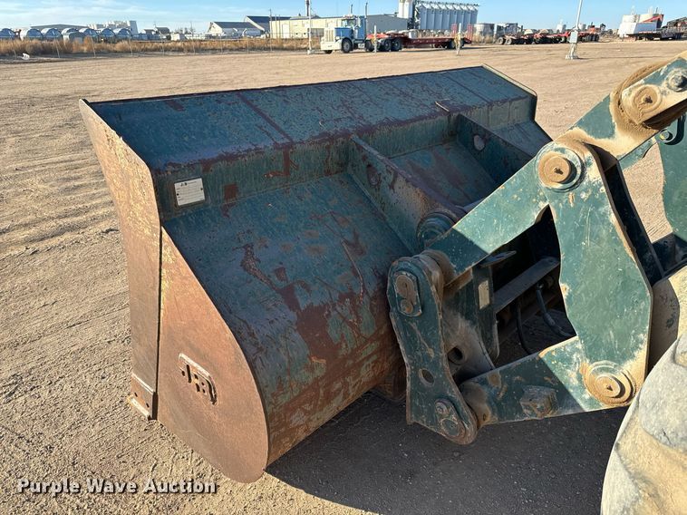 image for item GG9913 2000 Kawasaki 65TM  wheel loader