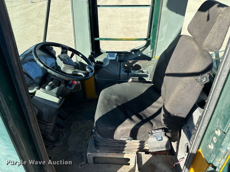 image for item GG9913 2000 Kawasaki 65TM  wheel loader