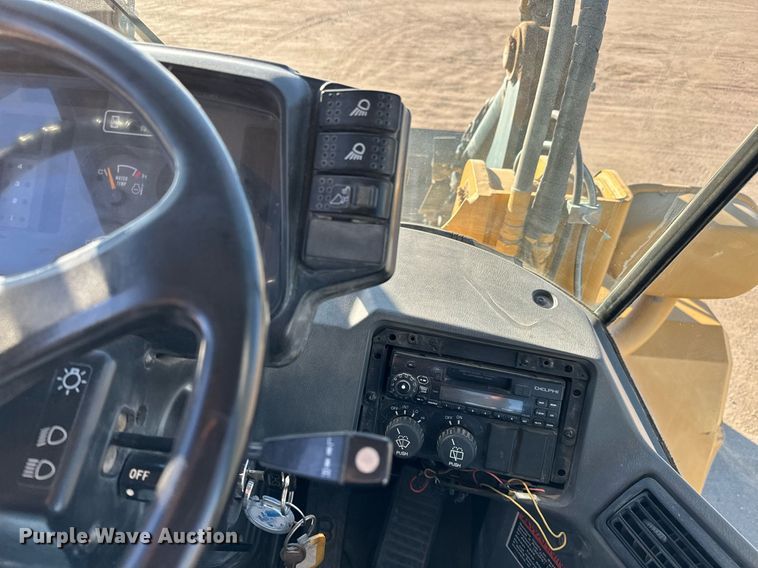 image for item GG9913 2000 Kawasaki 65TM  wheel loader