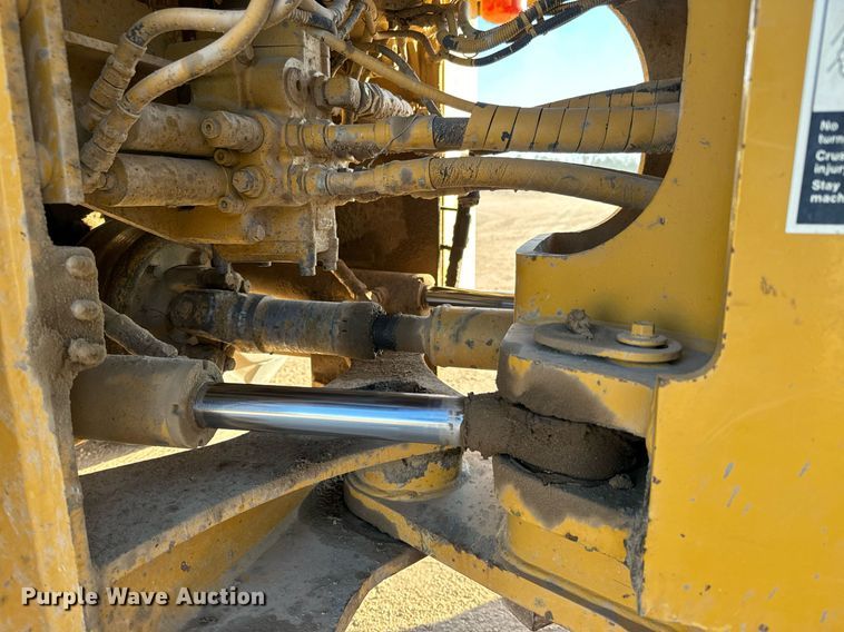 image for item GG9913 2000 Kawasaki 65TM  wheel loader