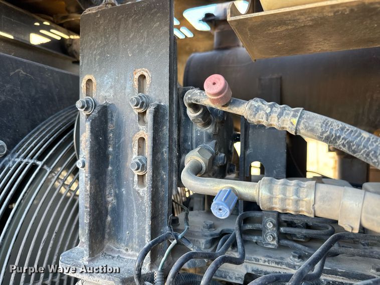 image for item GG9913 2000 Kawasaki 65TM  wheel loader