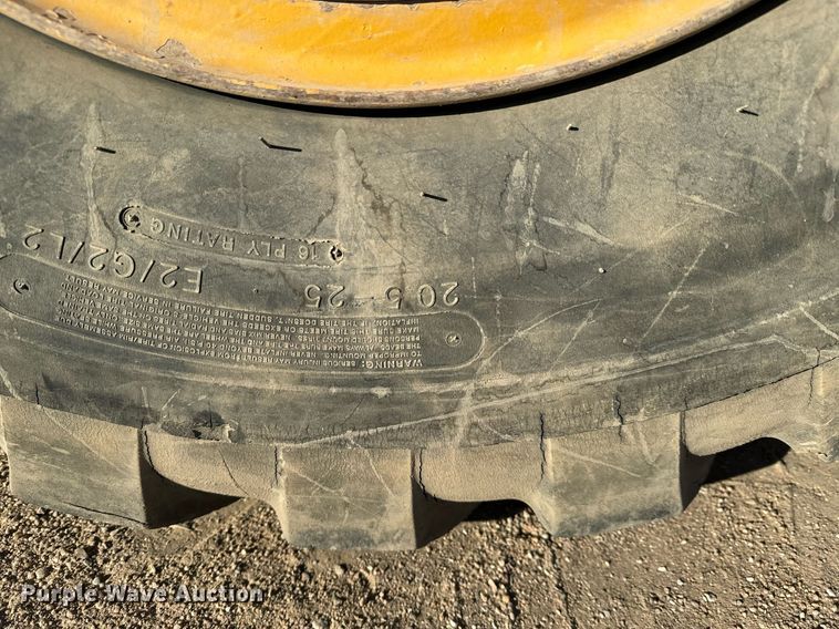 image for item GG9913 2000 Kawasaki 65TM  wheel loader