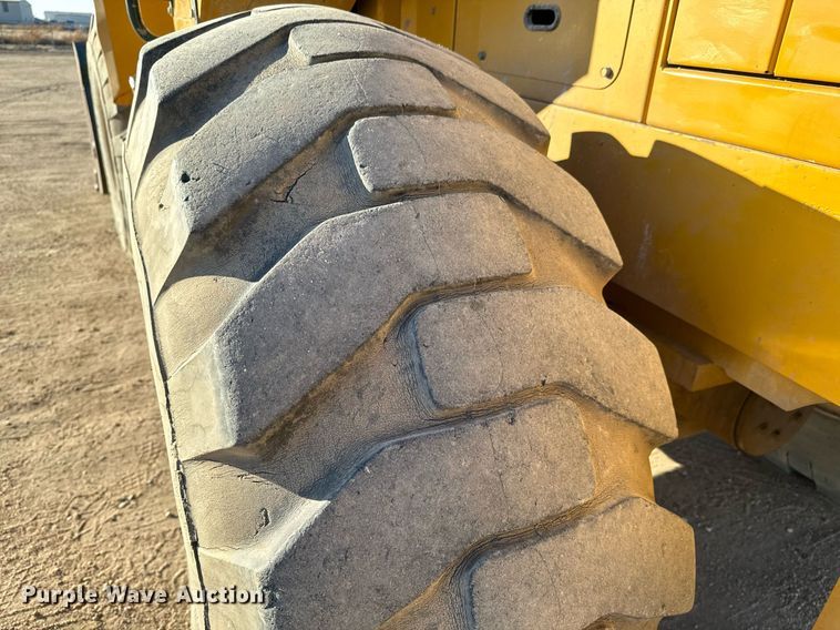 image for item GG9913 2000 Kawasaki 65TM  wheel loader