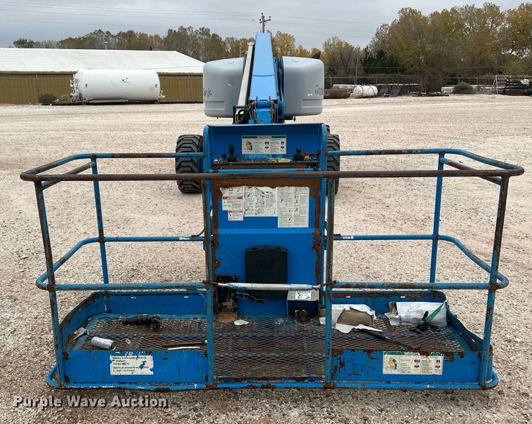 image for item IU9124 2011 Genie  boom lift