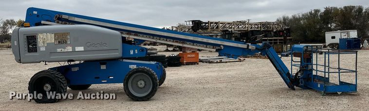 image for item IU9124 2011 Genie  boom lift