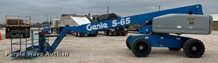 image for item IU9124 2011 Genie  boom lift