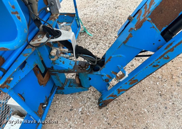 image for item IU9124 2011 Genie  boom lift