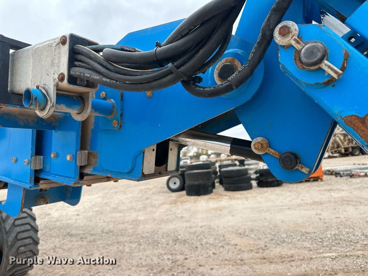 image for item IU9124 2011 Genie  boom lift