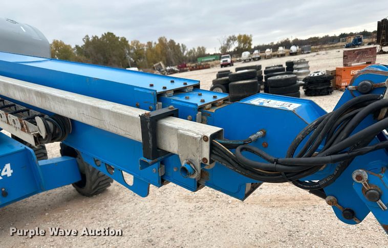 image for item IU9124 2011 Genie  boom lift