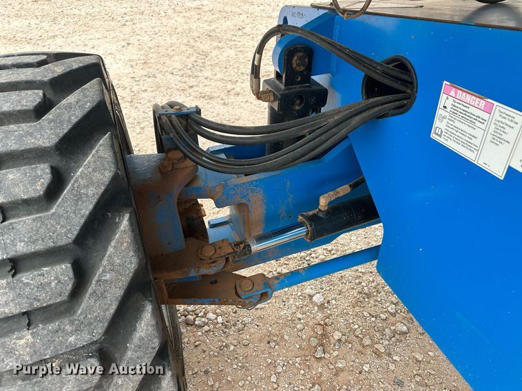 image for item IU9124 2011 Genie  boom lift