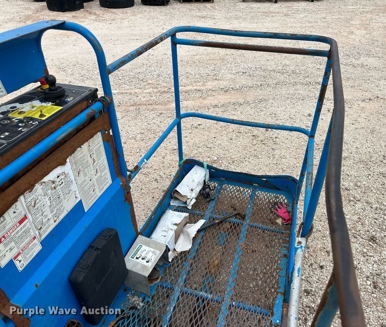 image for item IU9124 2011 Genie  boom lift