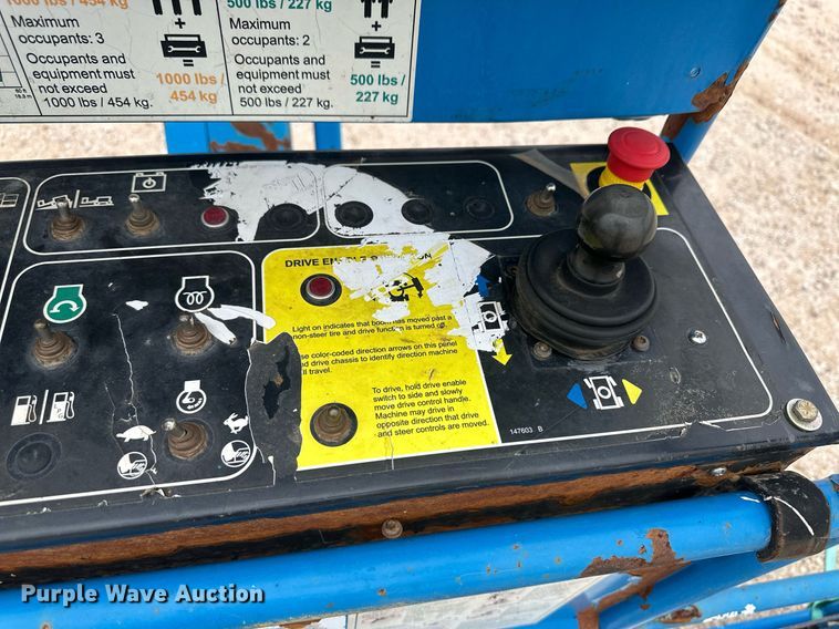 image for item IU9124 2011 Genie  boom lift