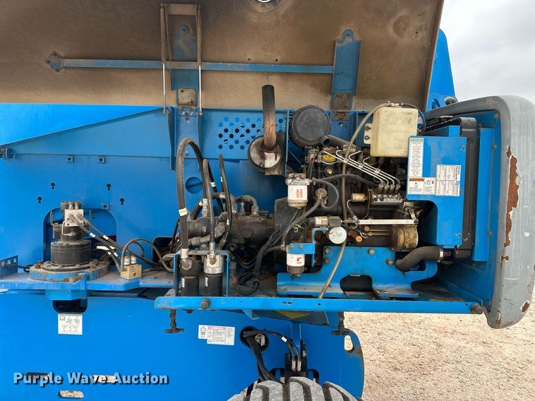 image for item IU9124 2011 Genie  boom lift