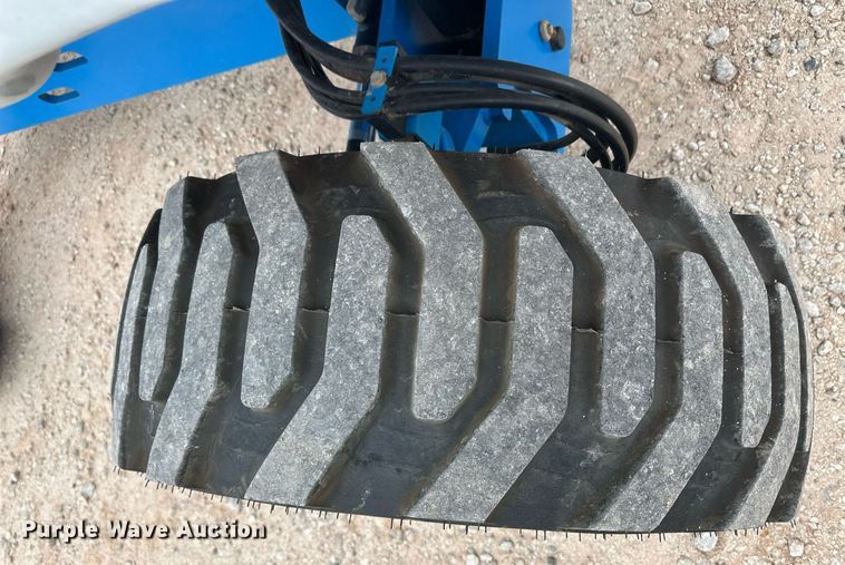 image for item IU9124 2011 Genie  boom lift