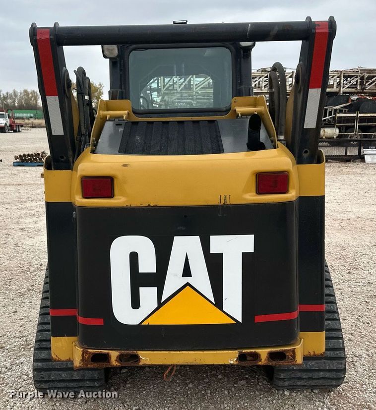 image for item IU9128 2003 Caterpillar 257  tracked skid steer loader
